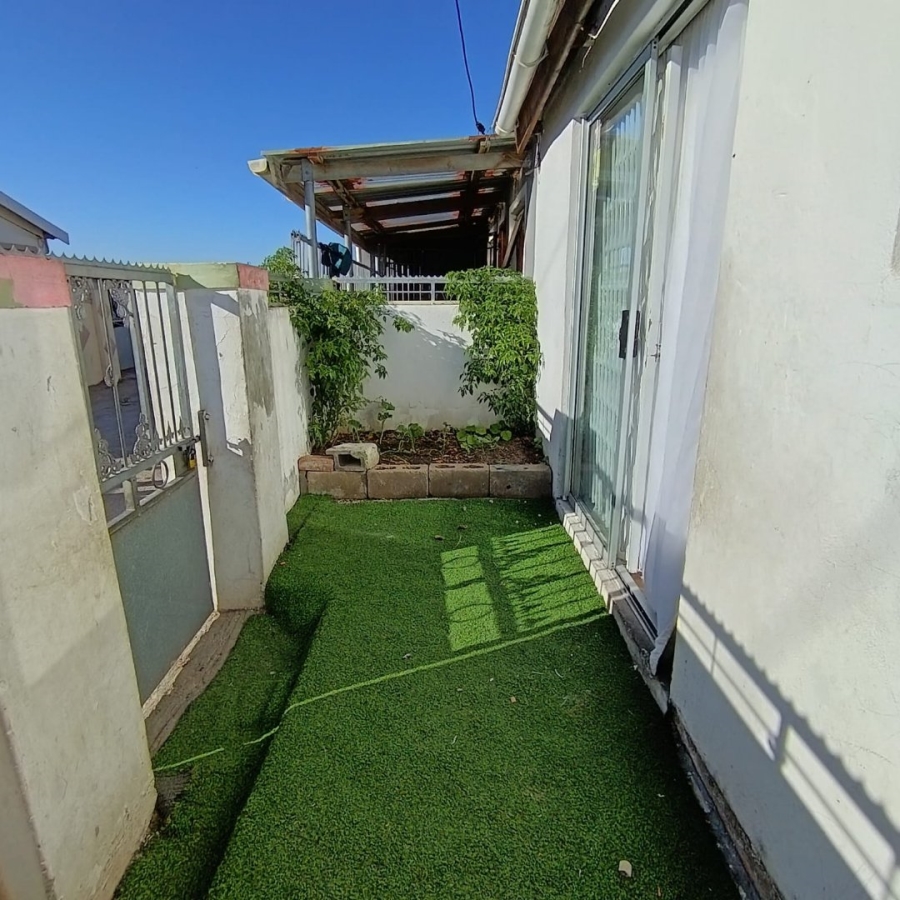 2 Bedroom Property for Sale in Delft Western Cape